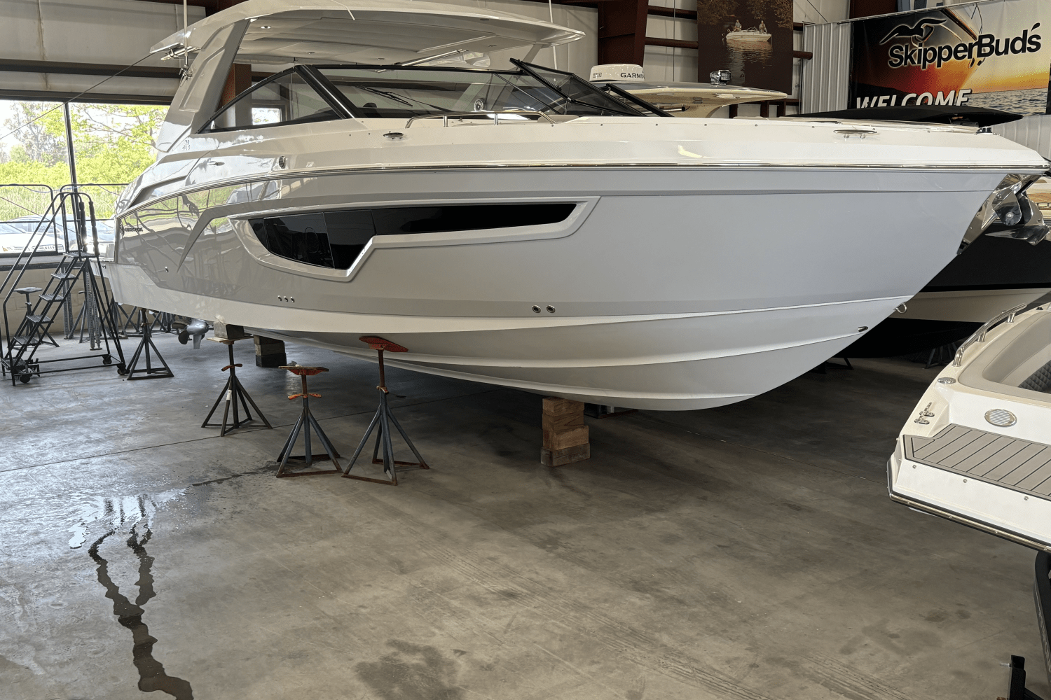 2024 Cruisers Yachts 34 GLS Image Thumbnail #0