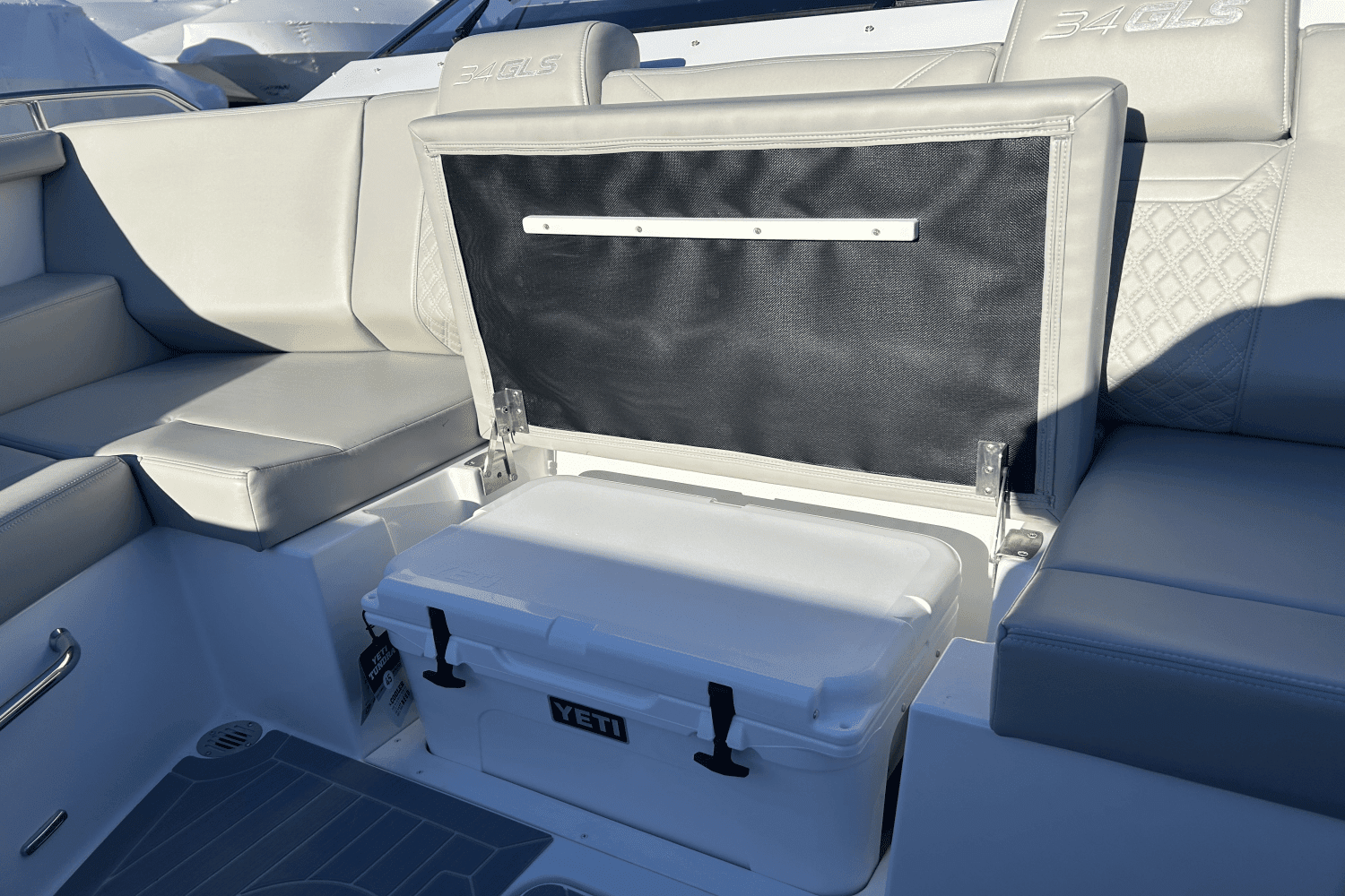 2024 Cruisers Yachts 34 GLS Image Thumbnail #51