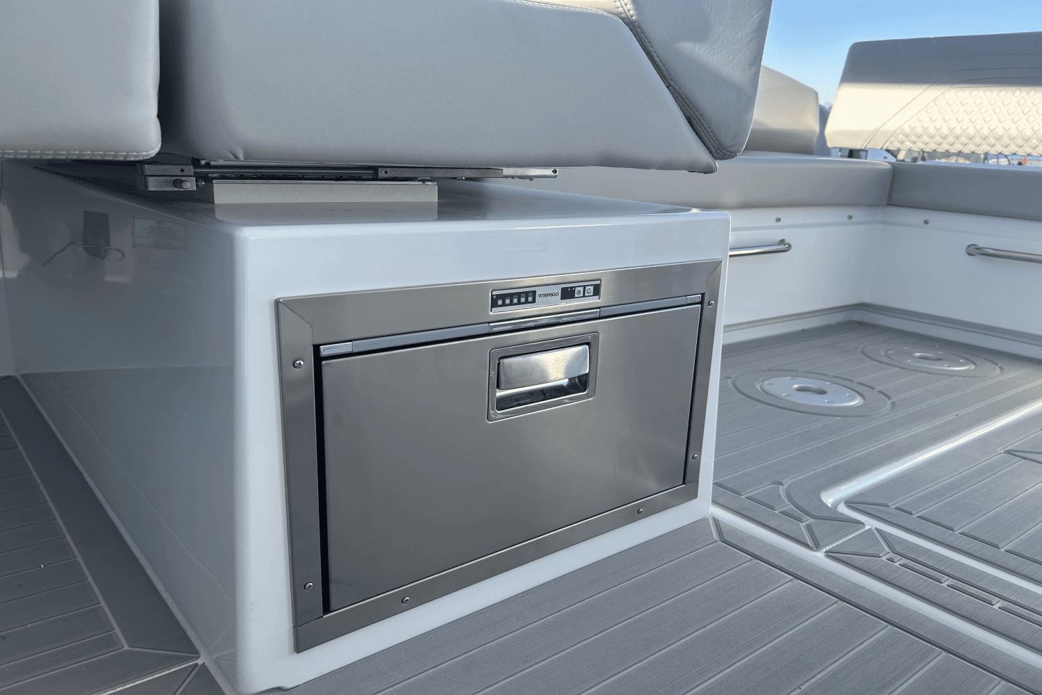 2024 Cruisers Yachts 34 GLS Image Thumbnail #57