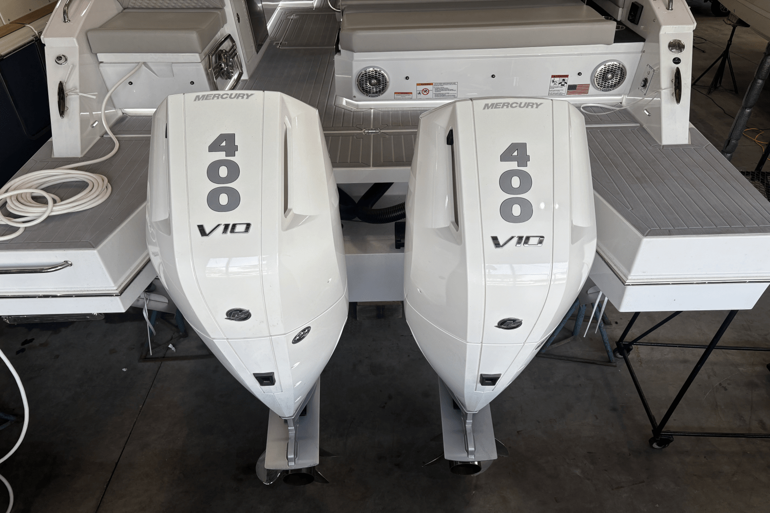 2024 Cruisers Yachts 34 GLS Image Thumbnail #38