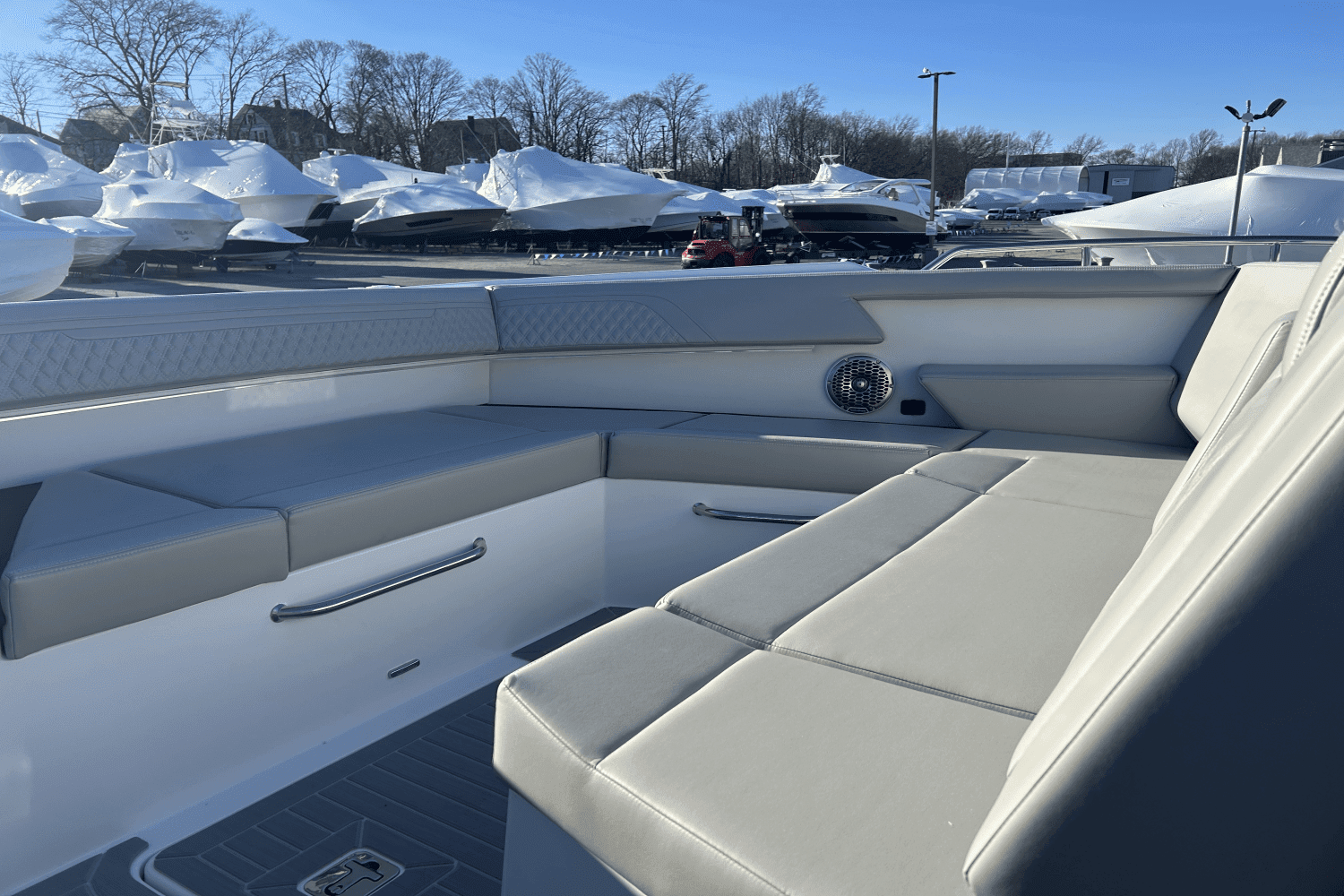 2024 Cruisers Yachts 34 GLS Image Thumbnail #61