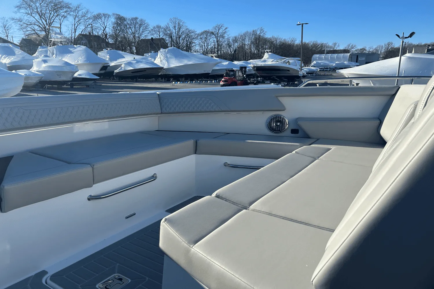 2024 Cruisers Yachts 34 GLS Image Thumbnail #61