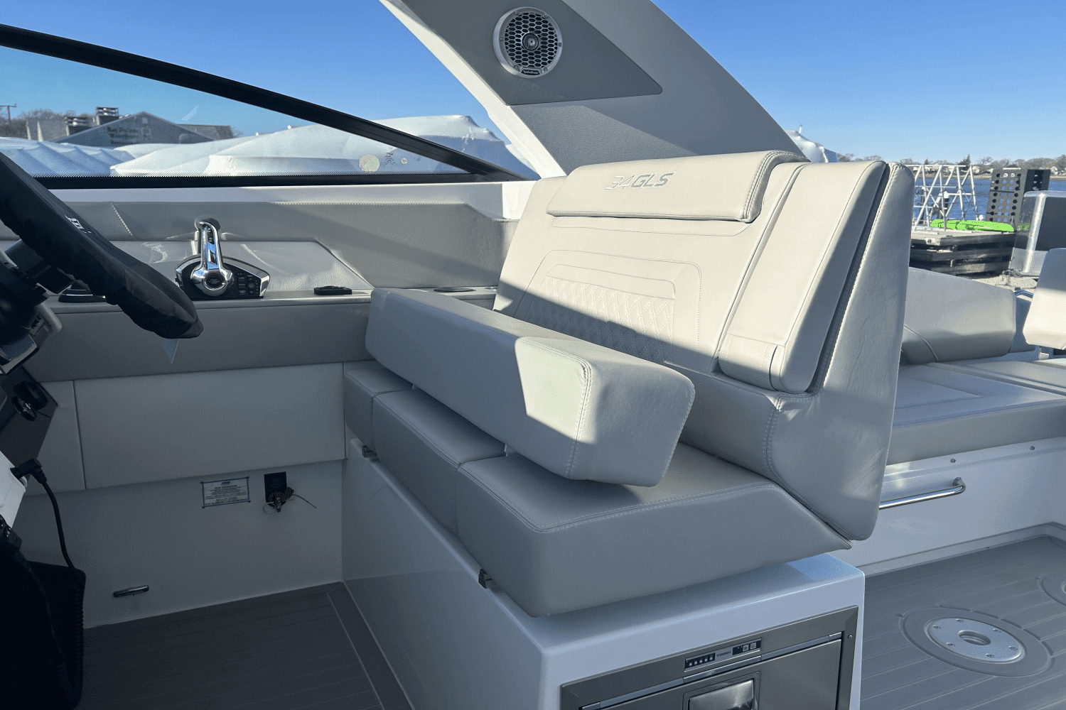 2024 Cruisers Yachts 34 GLS Image Thumbnail #55