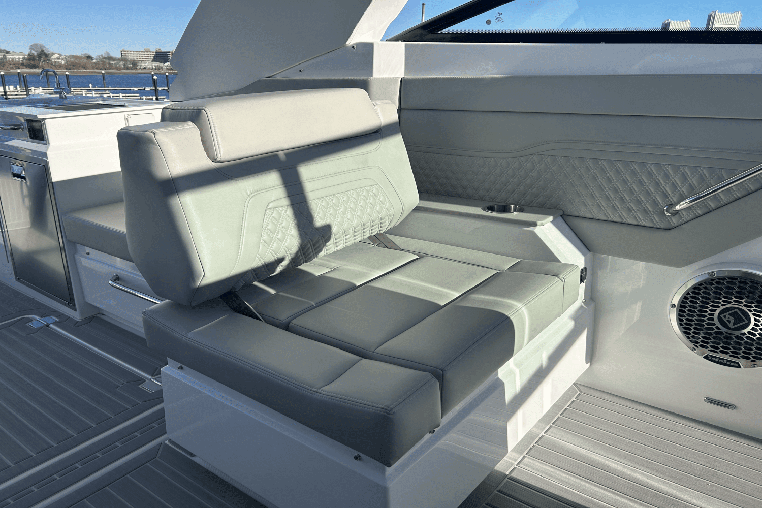 2024 Cruisers Yachts 34 GLS Image Thumbnail #59