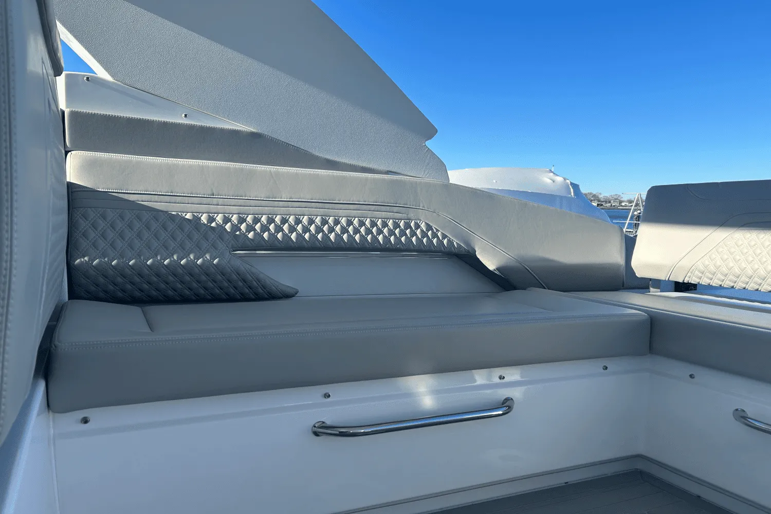 2024 Cruisers Yachts 34 GLS Image Thumbnail #54
