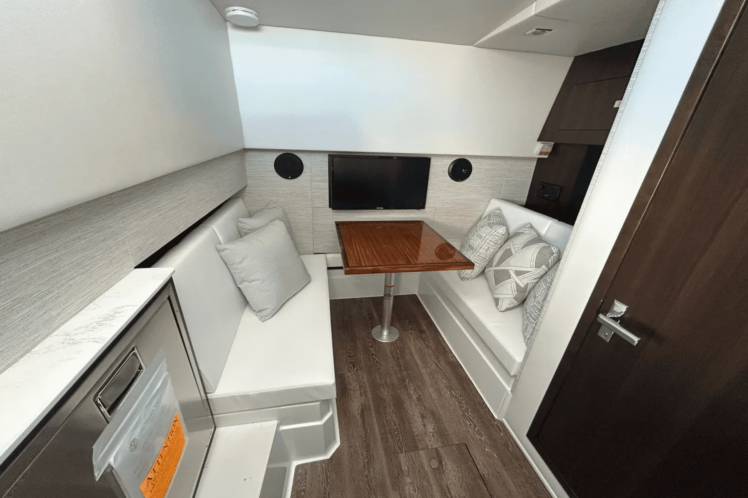2024 Cruisers Yachts 34 GLS Image Thumbnail #79