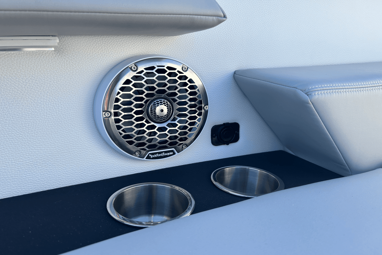 2024 Cruisers Yachts 34 GLS Image Thumbnail #65