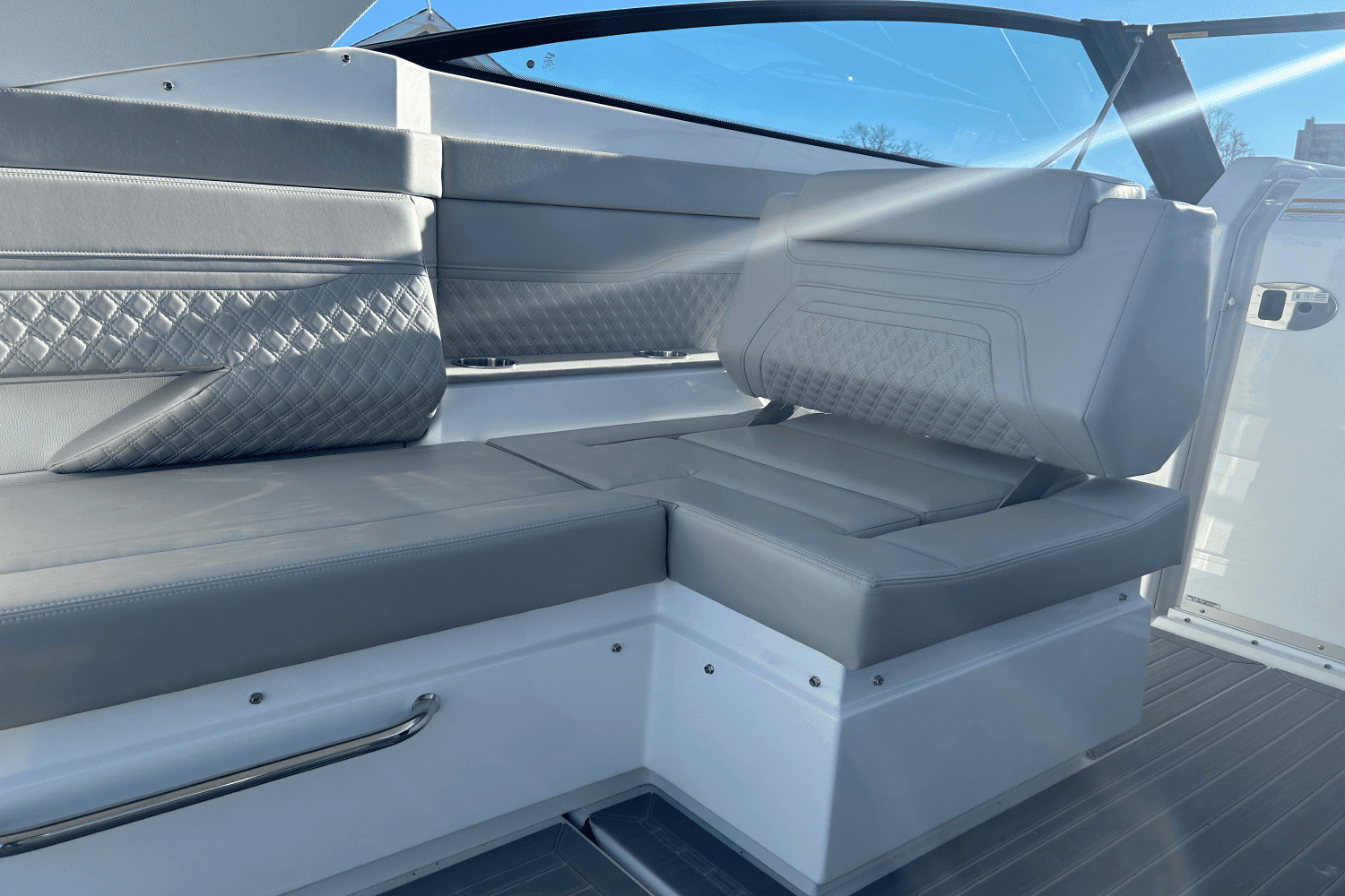 2024 Cruisers Yachts 34 GLS Image Thumbnail #59