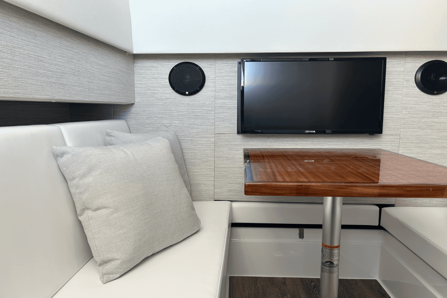 2024 Cruisers Yachts 34 GLS Image Thumbnail #81