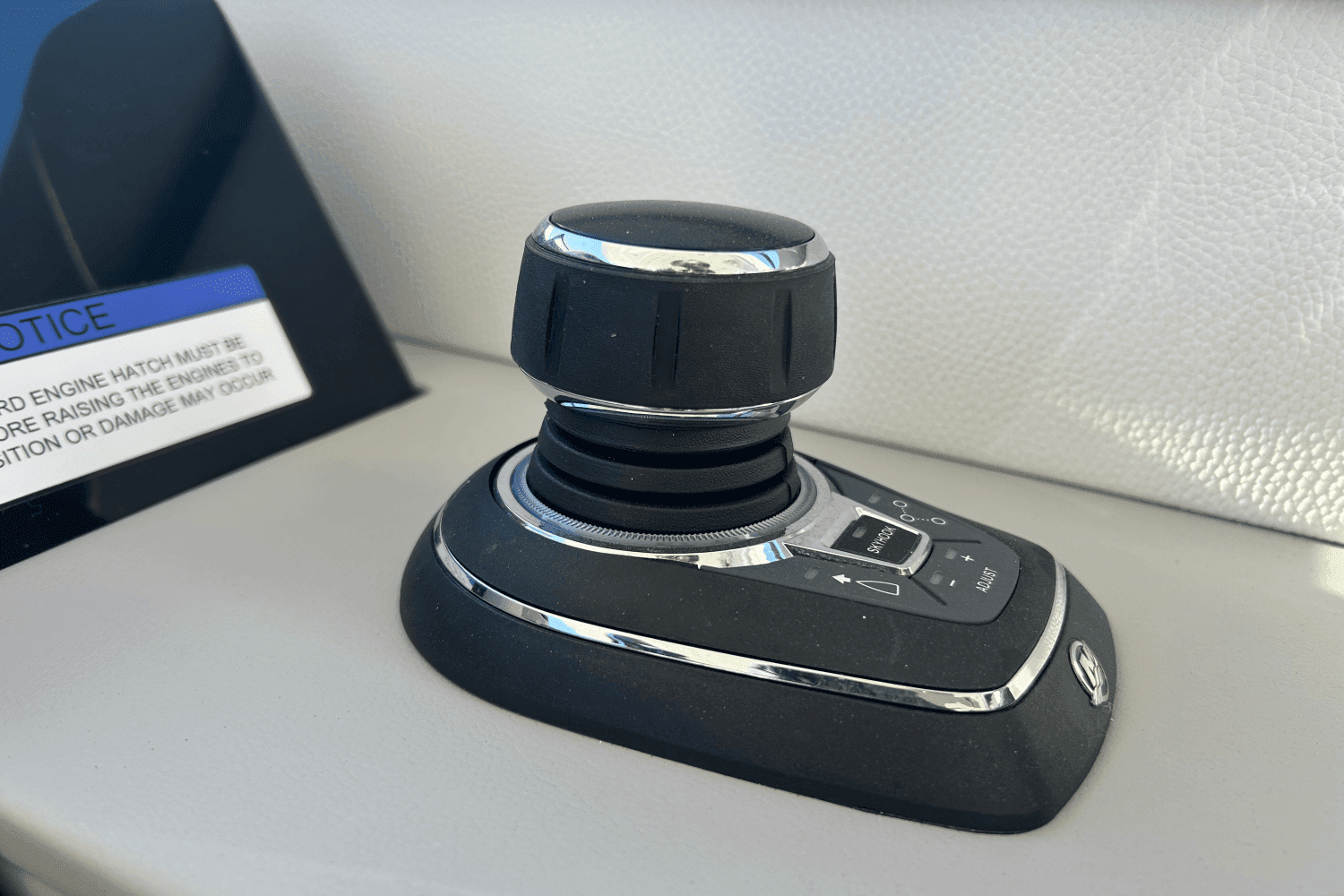 2024 Cruisers Yachts 34 GLS Image Thumbnail #75