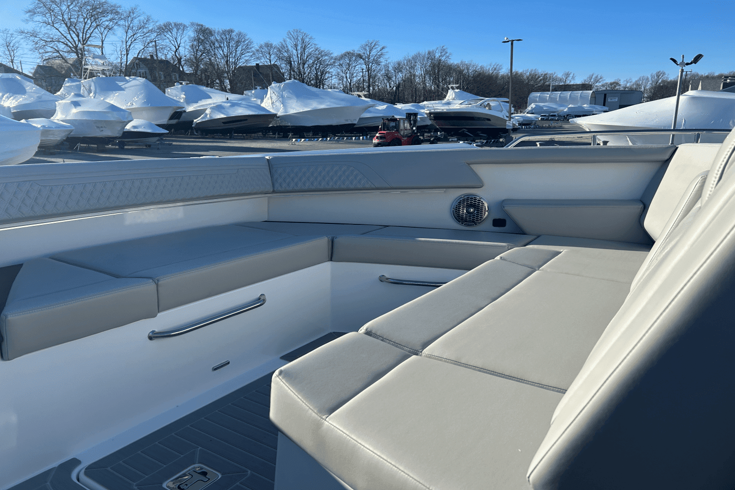 2024 Cruisers Yachts 34 GLS Image Thumbnail #62