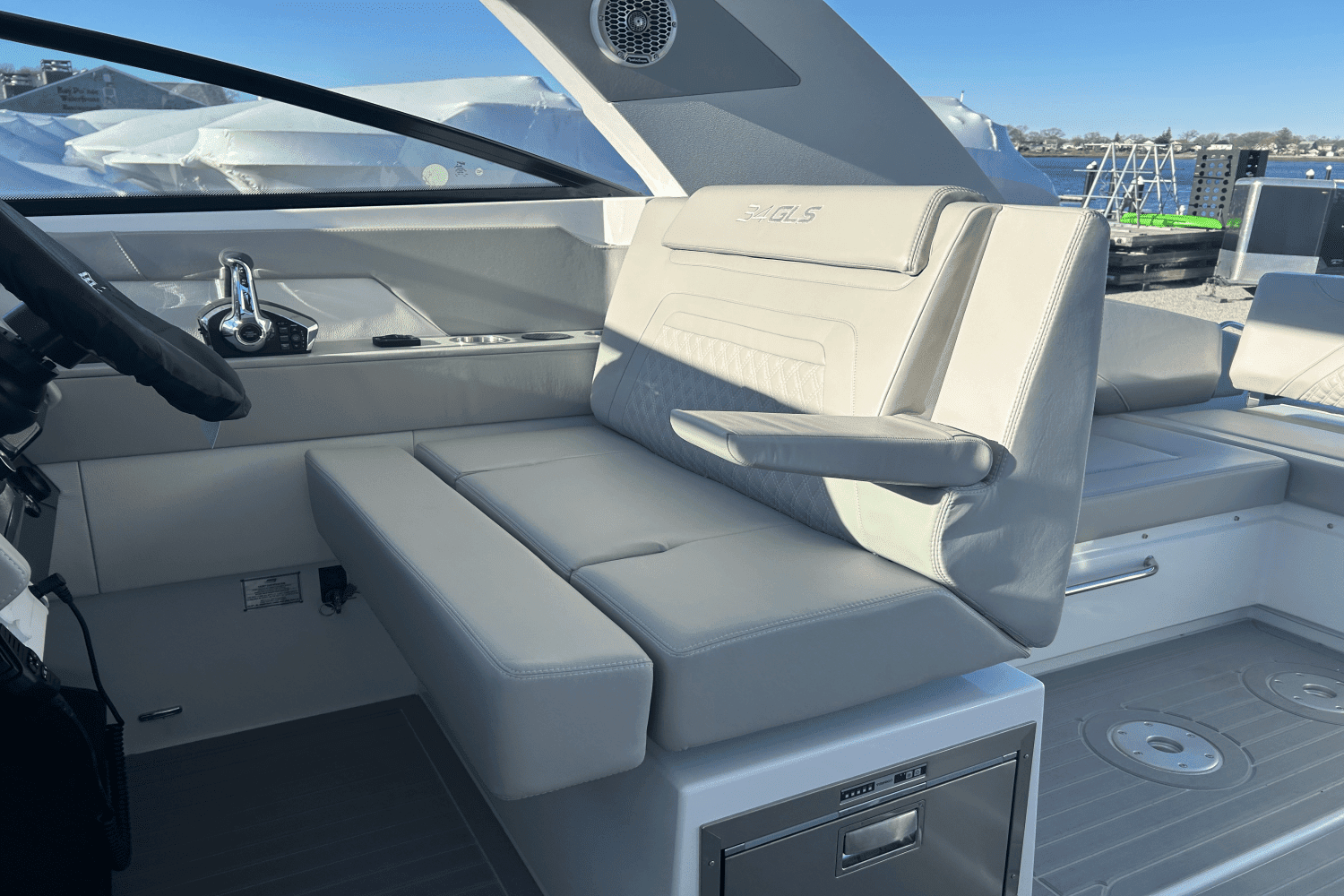 2024 Cruisers Yachts 34 GLS Image Thumbnail #57