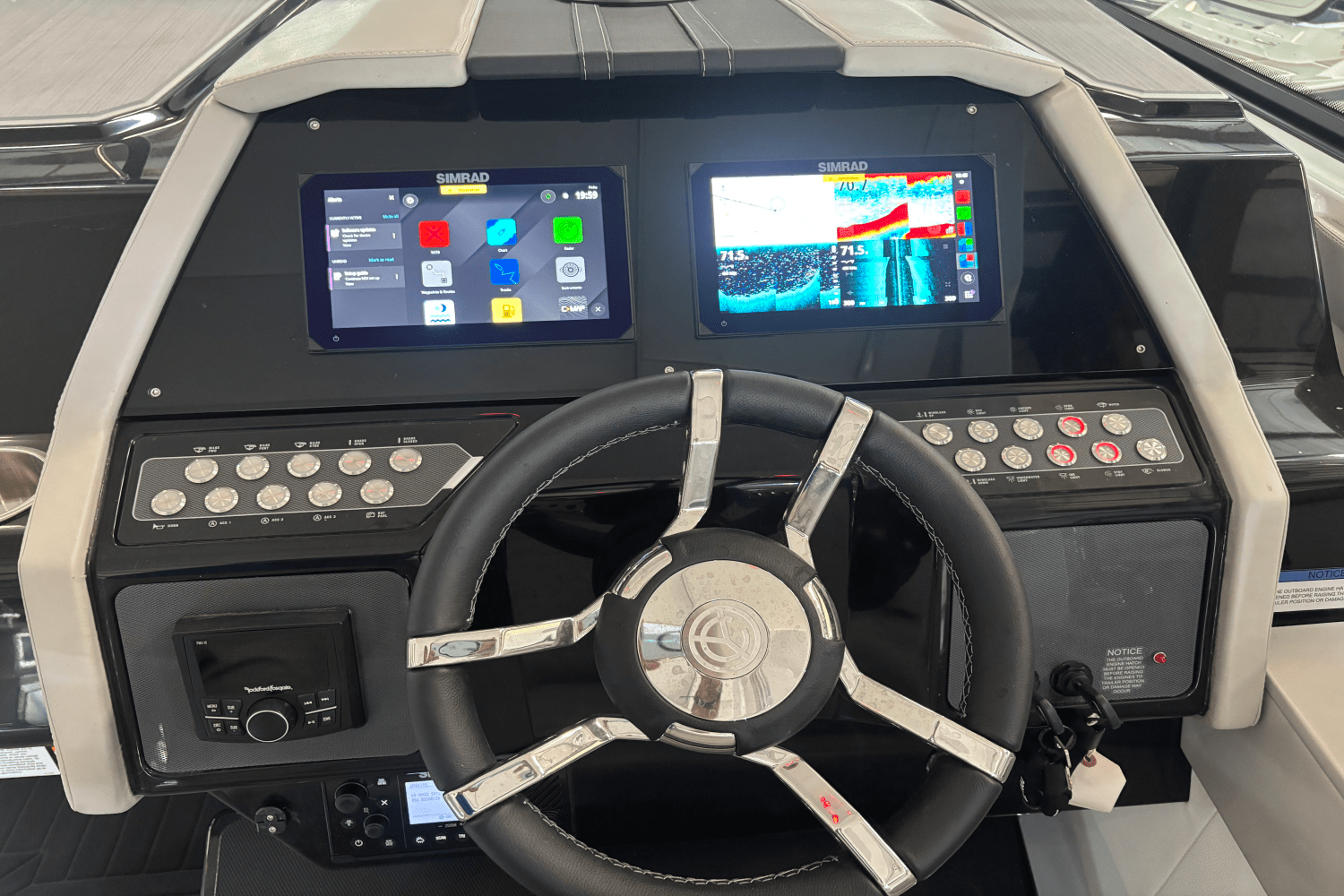 2024 Cruisers Yachts 34 GLS Image Thumbnail #15