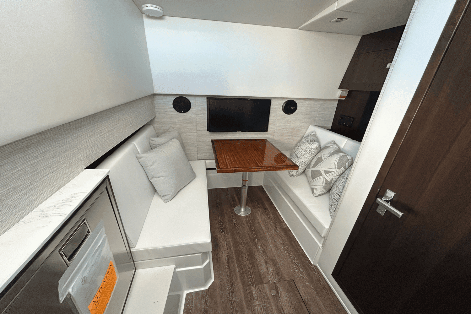 2024 Cruisers Yachts 34 GLS Image Thumbnail #79