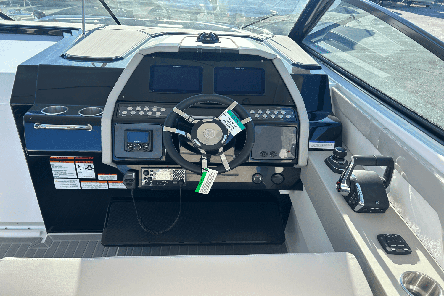 2024 Cruisers Yachts 34 GLS Image Thumbnail #72