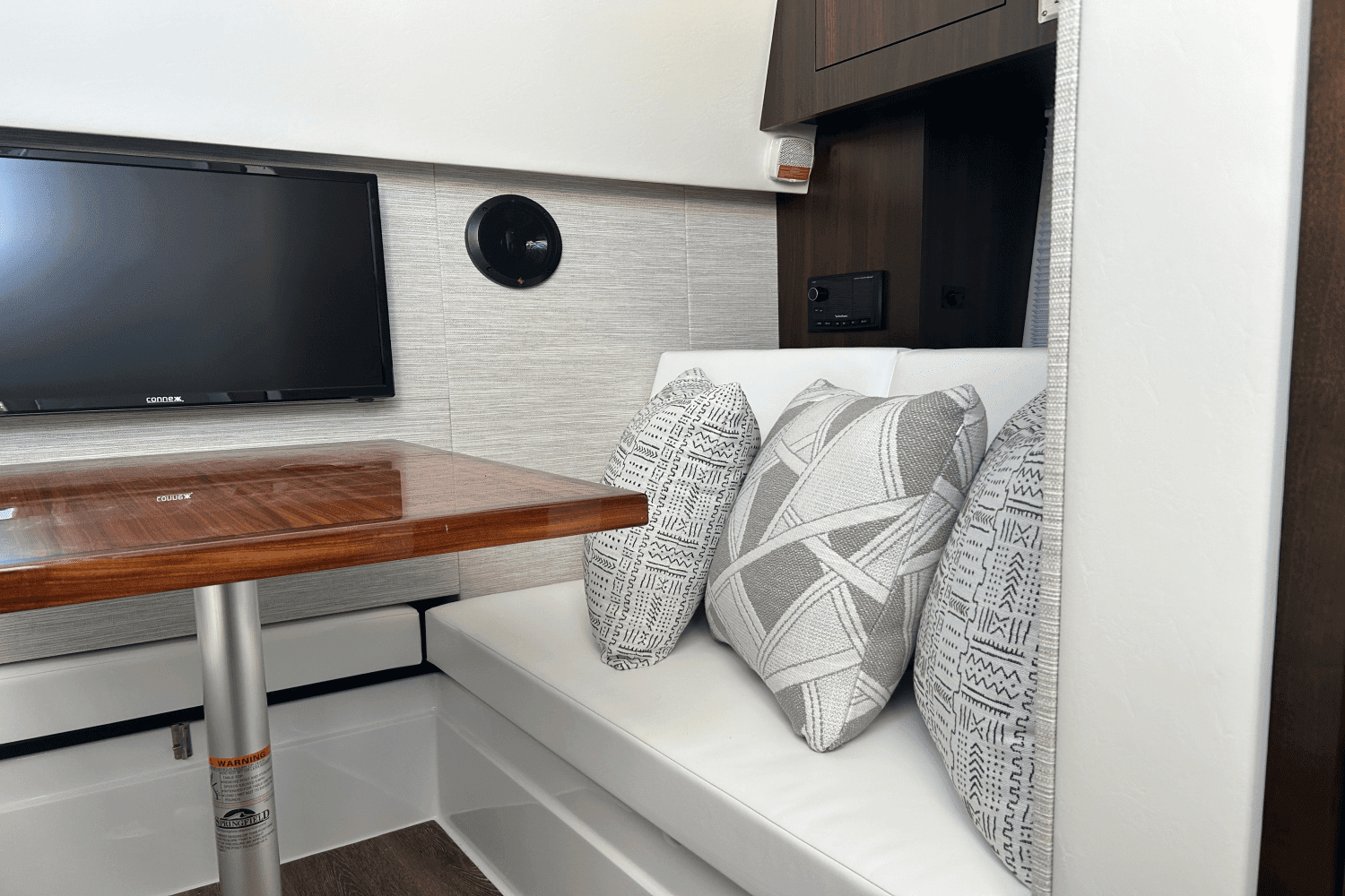 2024 Cruisers Yachts 34 GLS Image Thumbnail #80