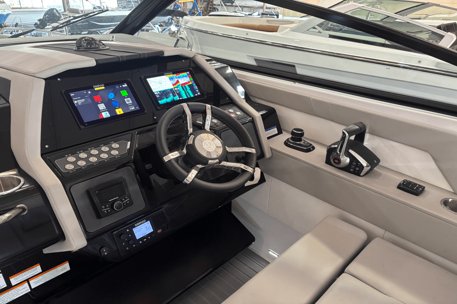 2024 Cruisers Yachts 34 GLS Image Thumbnail #14