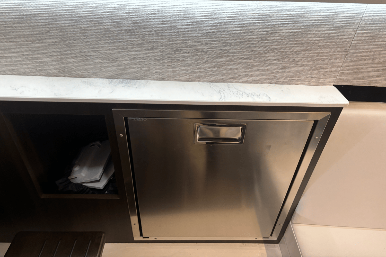 2024 Cruisers Yachts 34 GLS Image Thumbnail #28