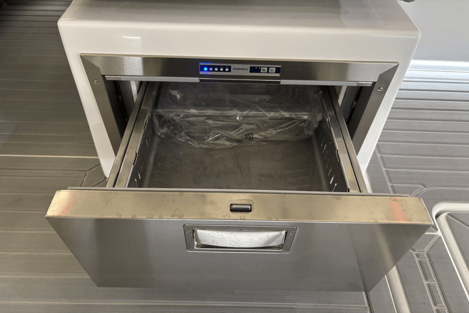 2024 Cruisers Yachts 34 GLS Image Thumbnail #36