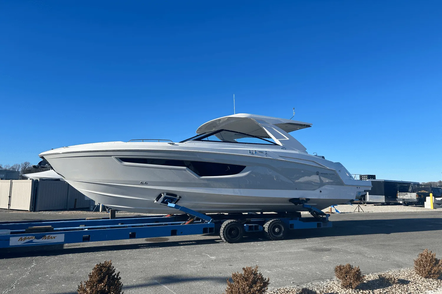 2024 Cruisers Yachts 34 GLS Image Thumbnail #0