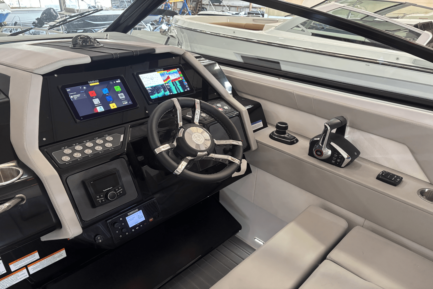 2024 Cruisers Yachts 34 GLS Image Thumbnail #13