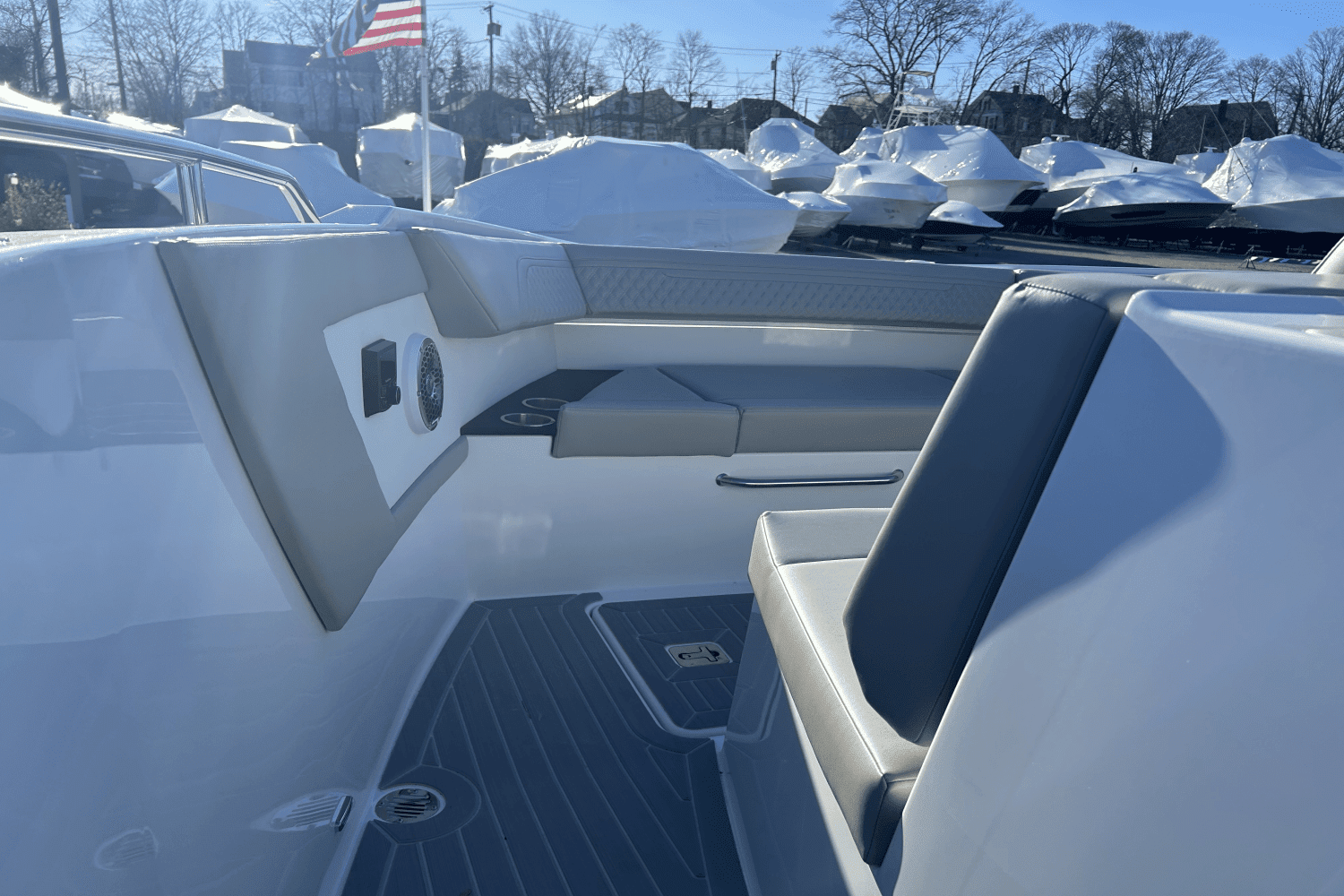 2024 Cruisers Yachts 34 GLS Image Thumbnail #67