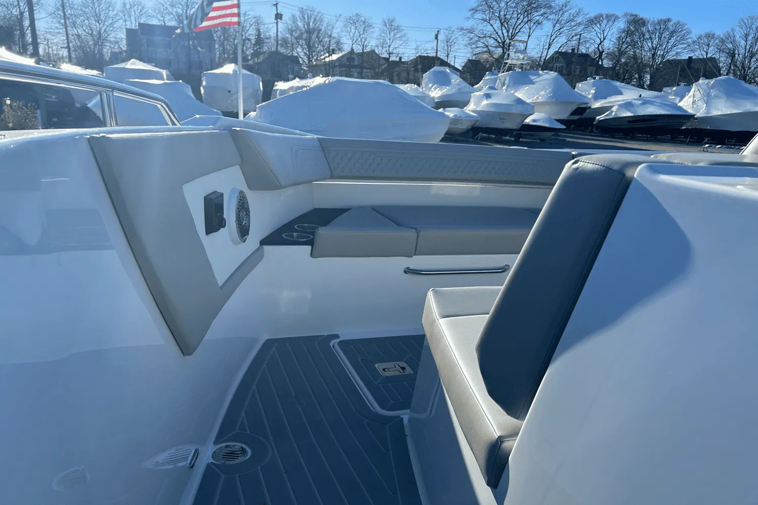 2024 Cruisers Yachts 34 GLS Image Thumbnail #67