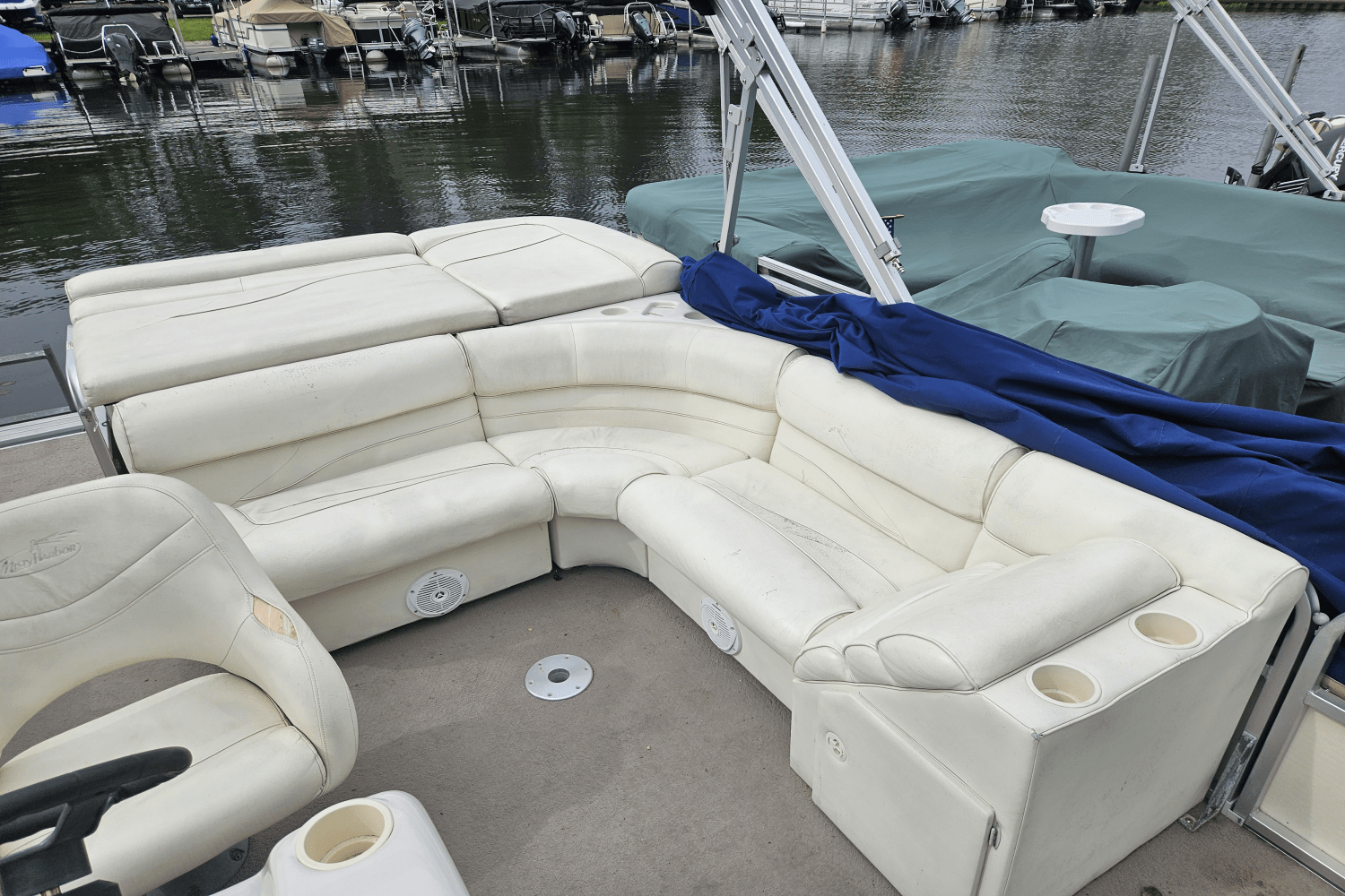 2010 Misty Harbor 2285CS Image Thumbnail #2