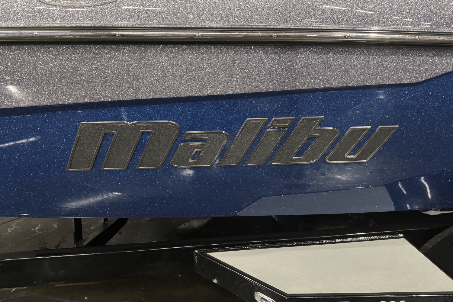 2017 Malibu RESPONSE TXI Image Thumbnail #4