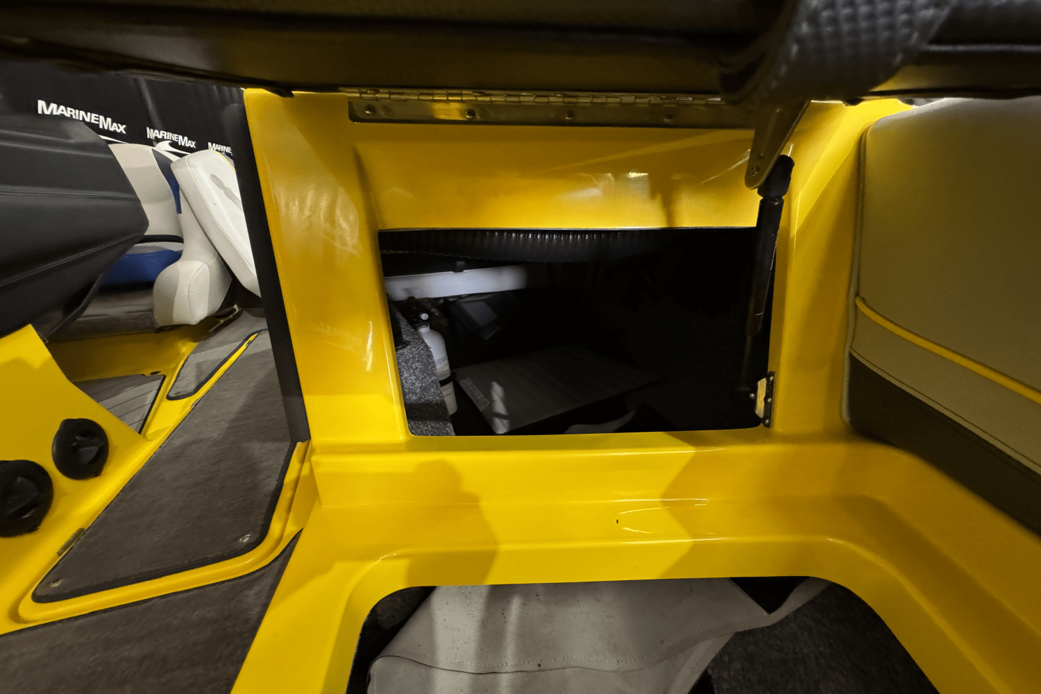 2017 Malibu RESPONSE TXI Image Thumbnail #35