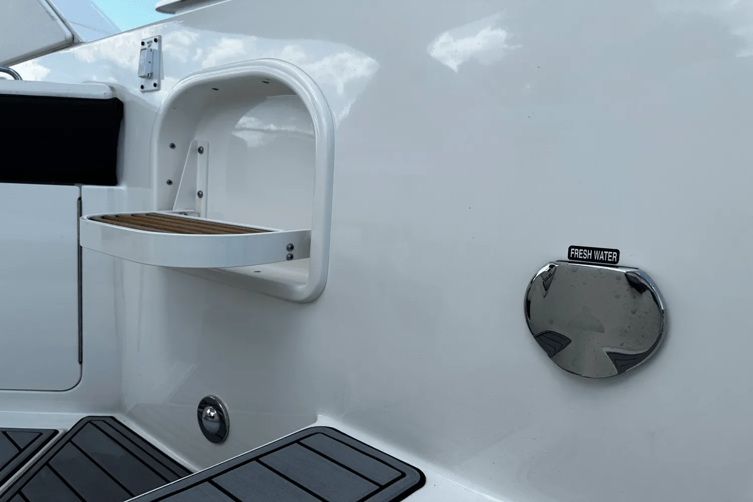 2021 Sea Ray 310 SLX Image Thumbnail #10