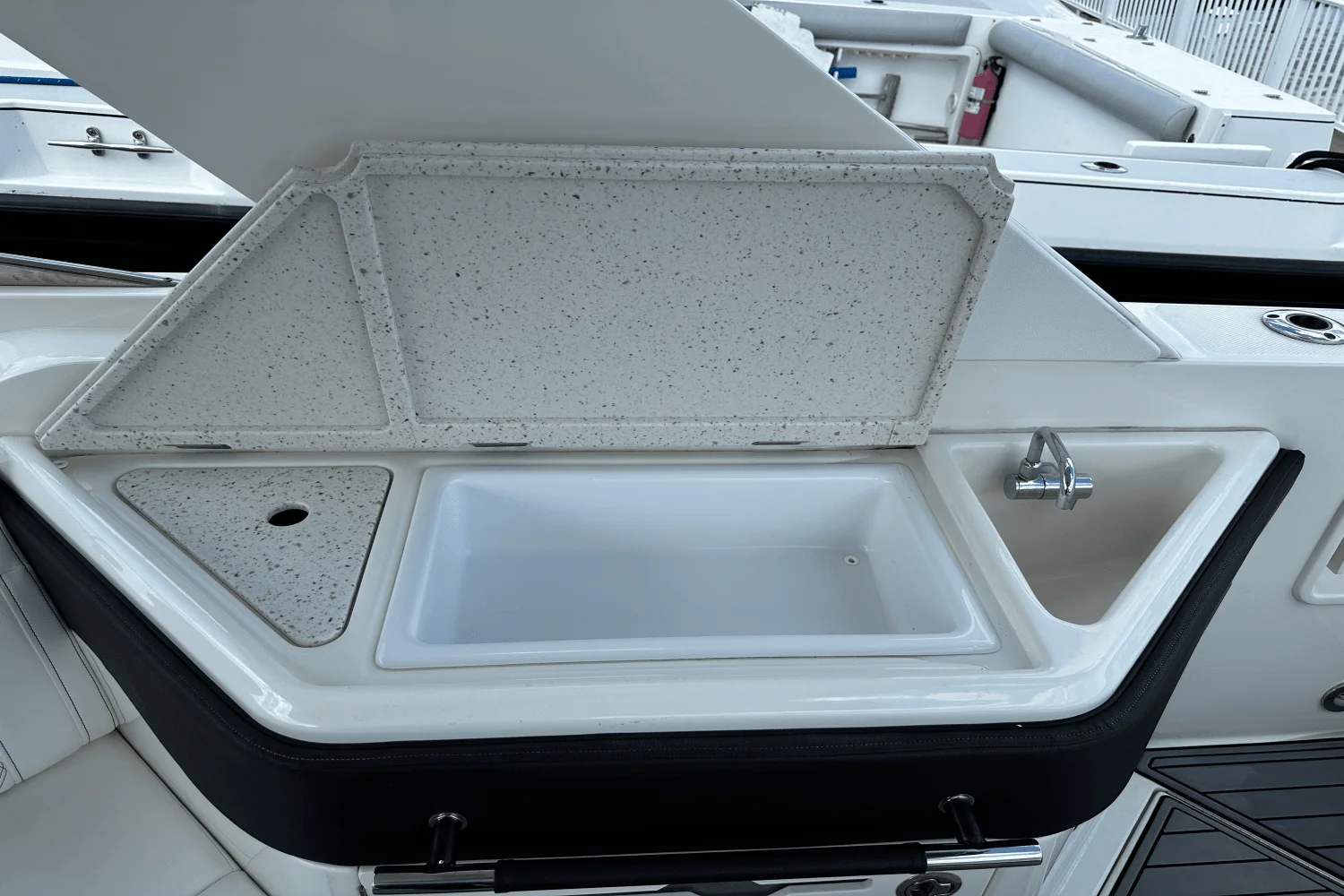 2021 Sea Ray 310 SLX Image Thumbnail #15