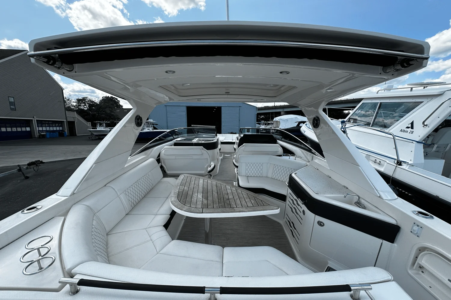 2021 Sea Ray 310 SLX Image Thumbnail #9
