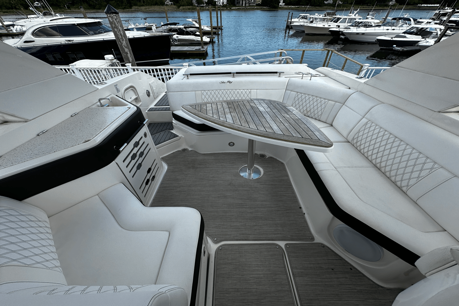 2021 Sea Ray 310 SLX Image Thumbnail #11