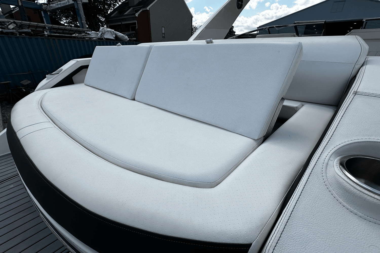 2021 Sea Ray 310 SLX Image Thumbnail #8