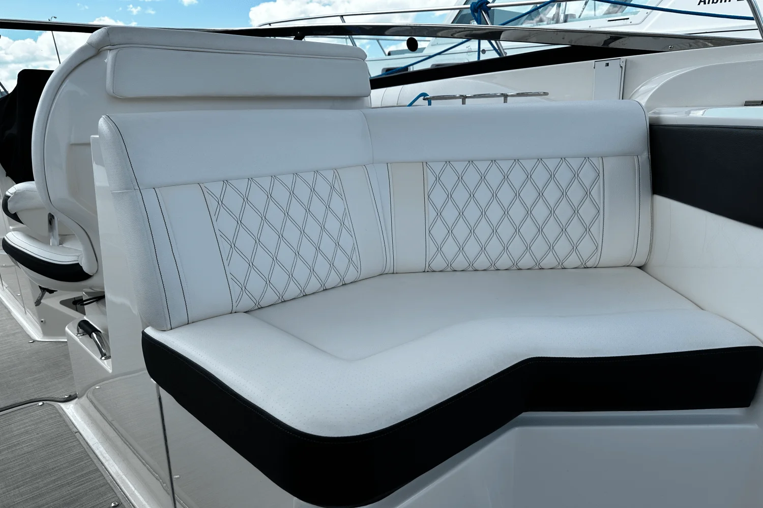 2021 Sea Ray 310 SLX Image Thumbnail #14