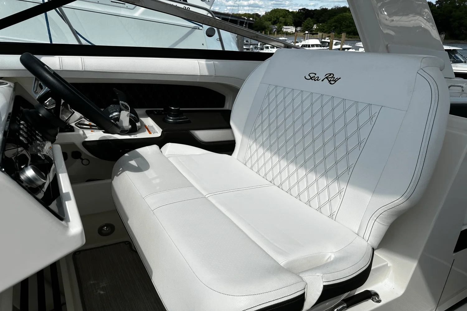 2021 Sea Ray 310 SLX Image Thumbnail #22