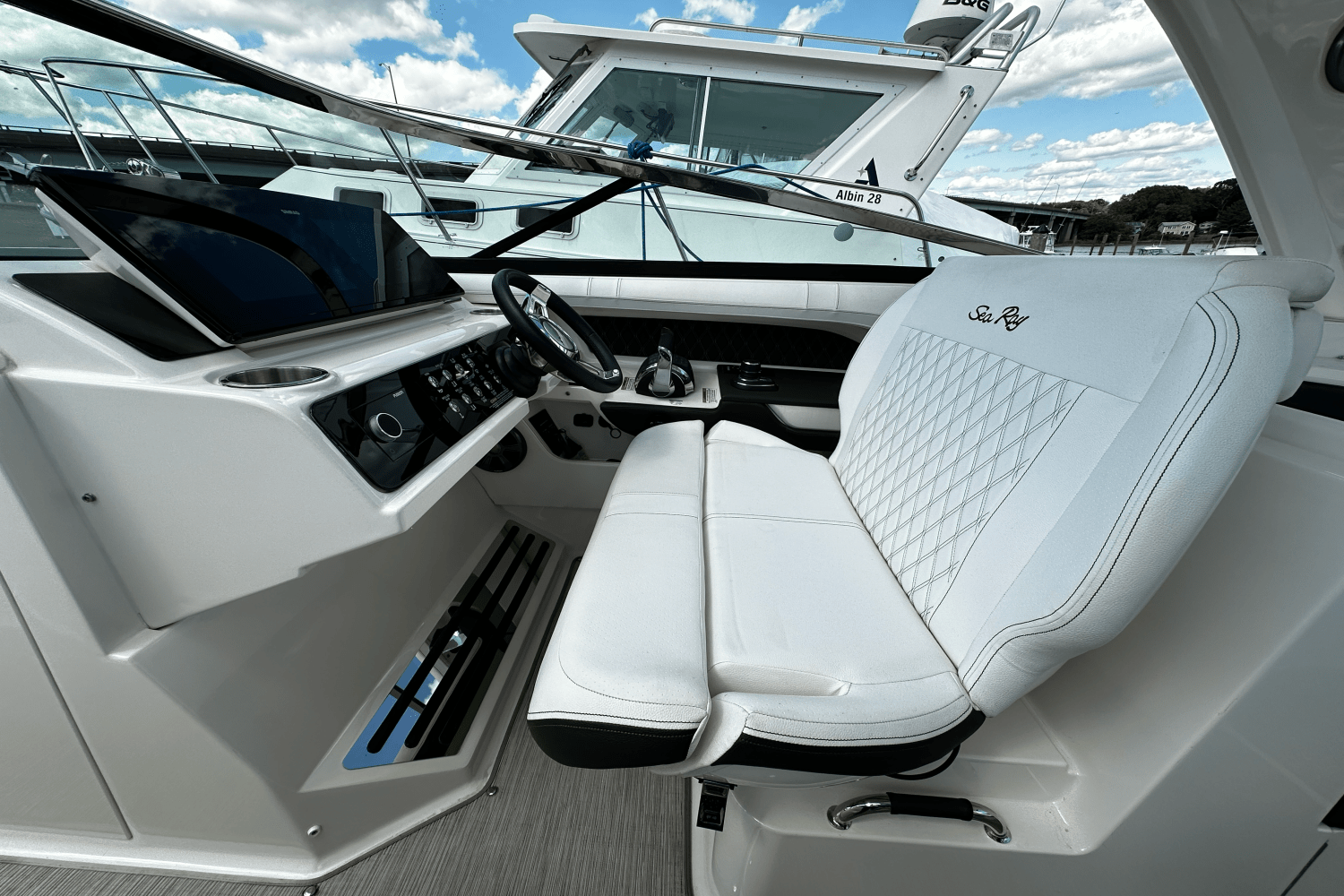 2021 Sea Ray 310 SLX Image Thumbnail #21