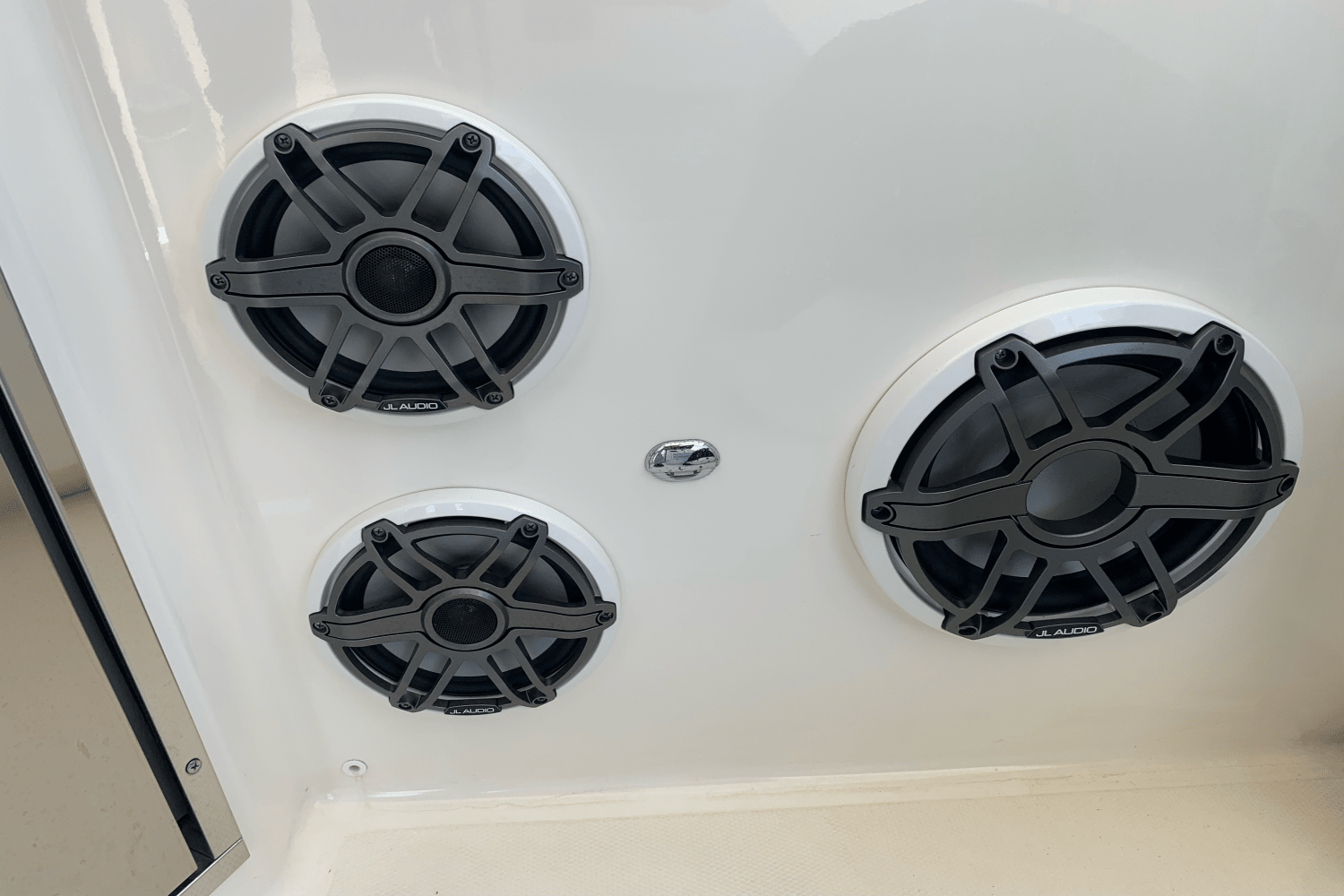 2022 Boston Whaler 350 REALM Image Thumbnail #16