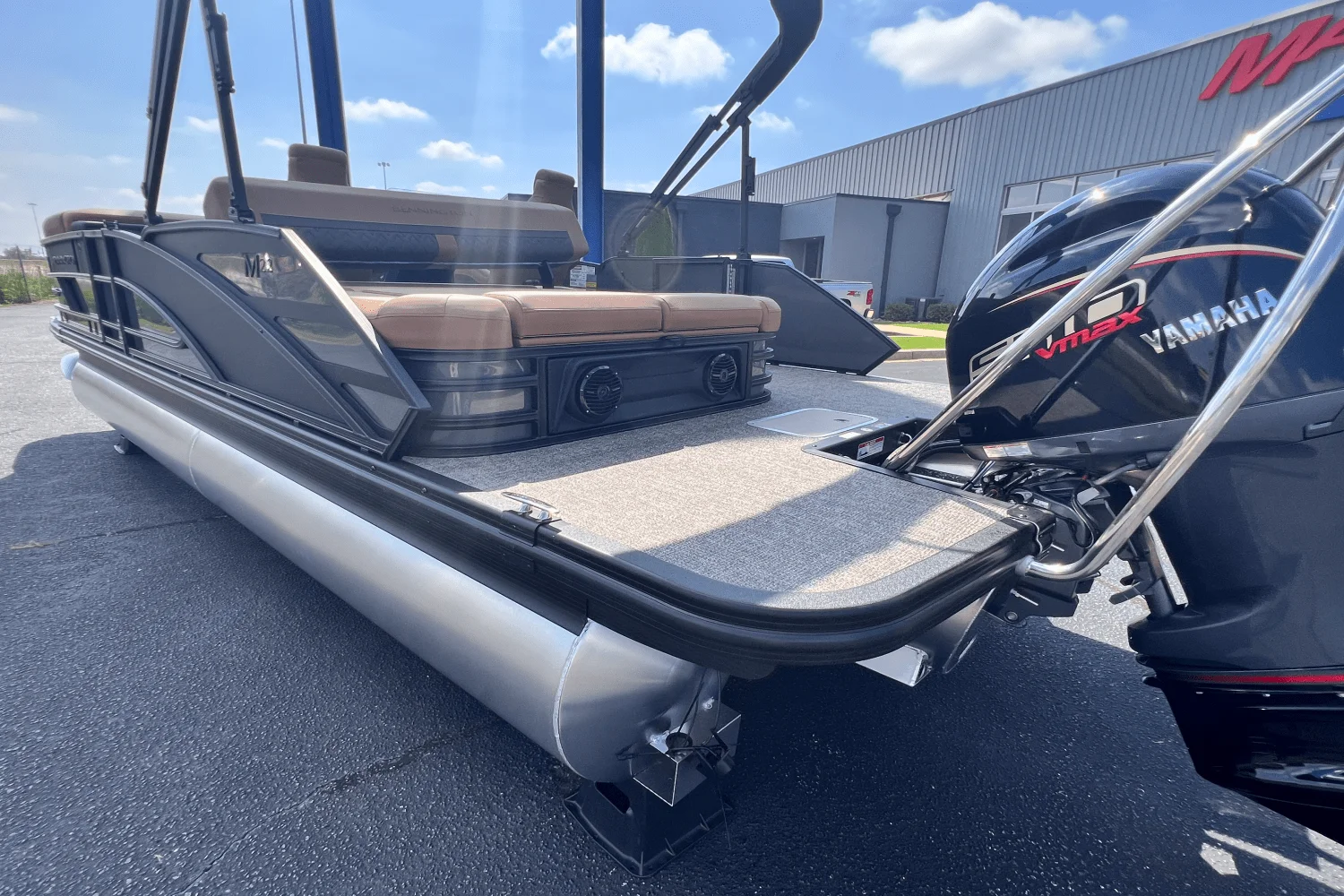 Thumbnail 3 for 2026 Bennington 22MSB