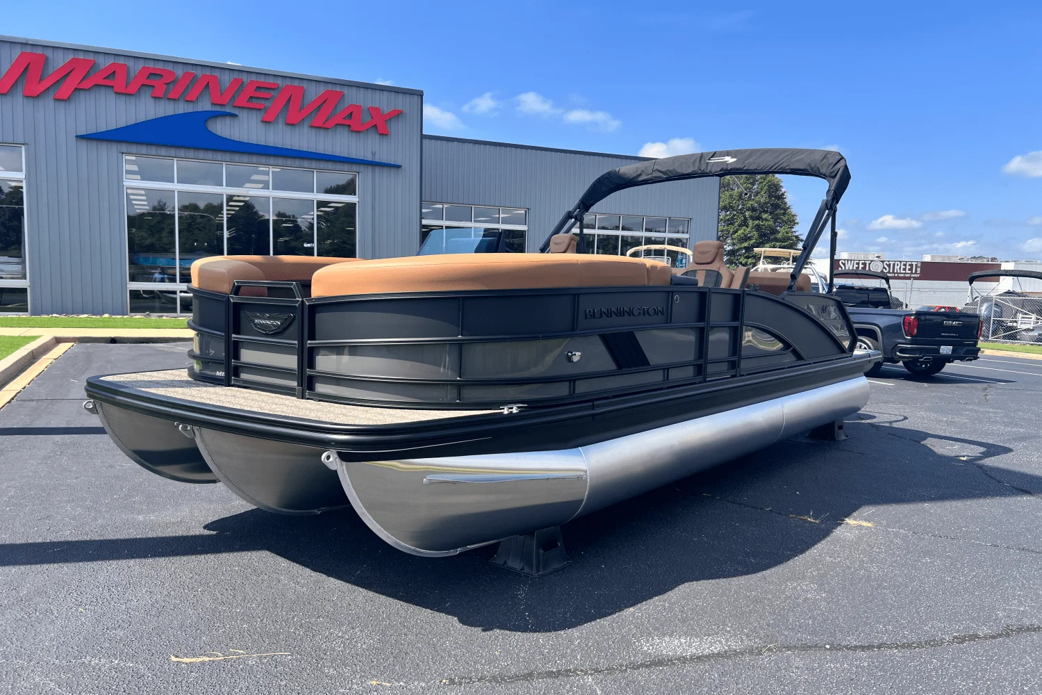 Thumbnail 2 for 2026 Bennington 22MSB