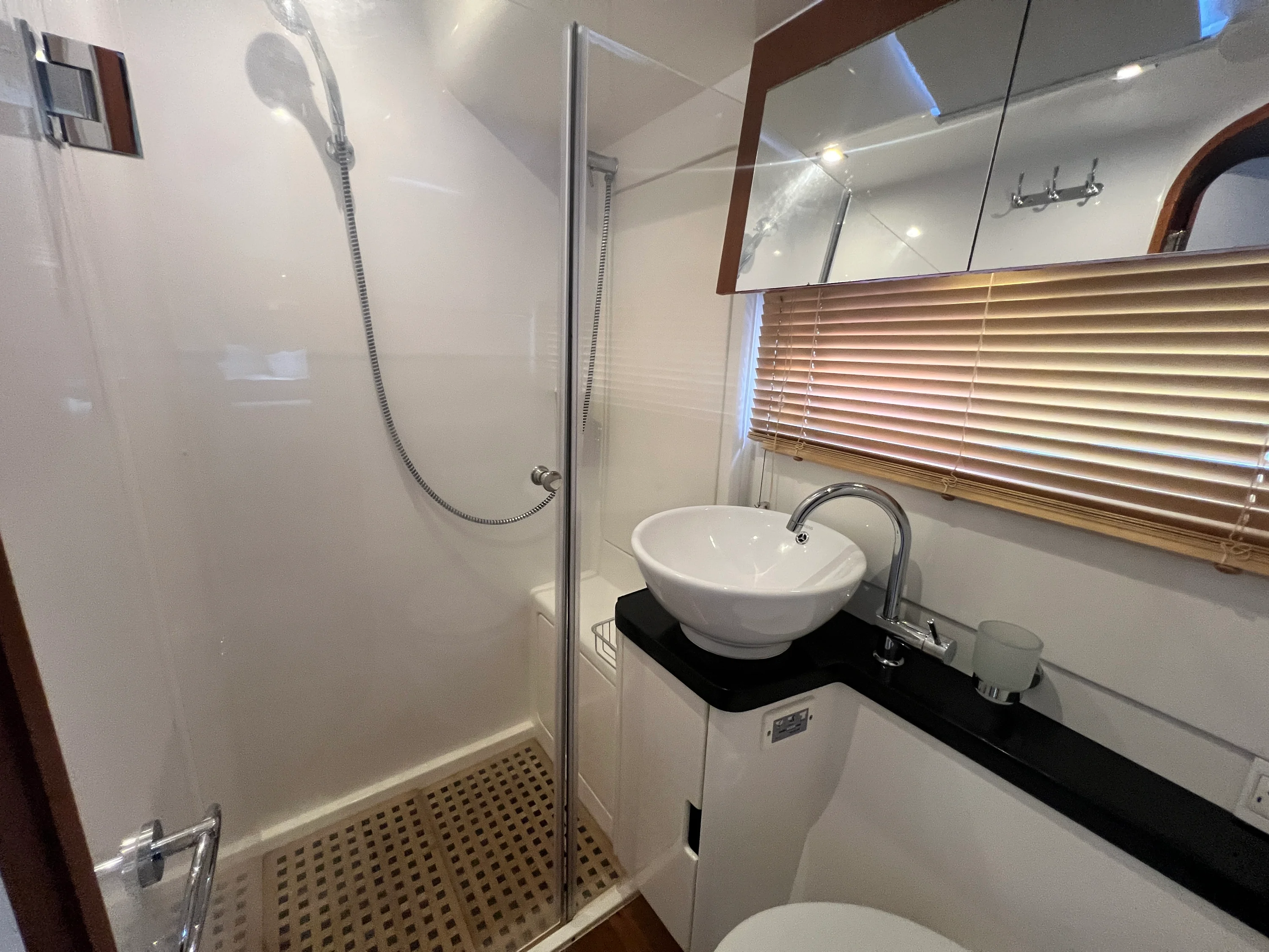 2016 Aquila 48 Image Thumbnail #23