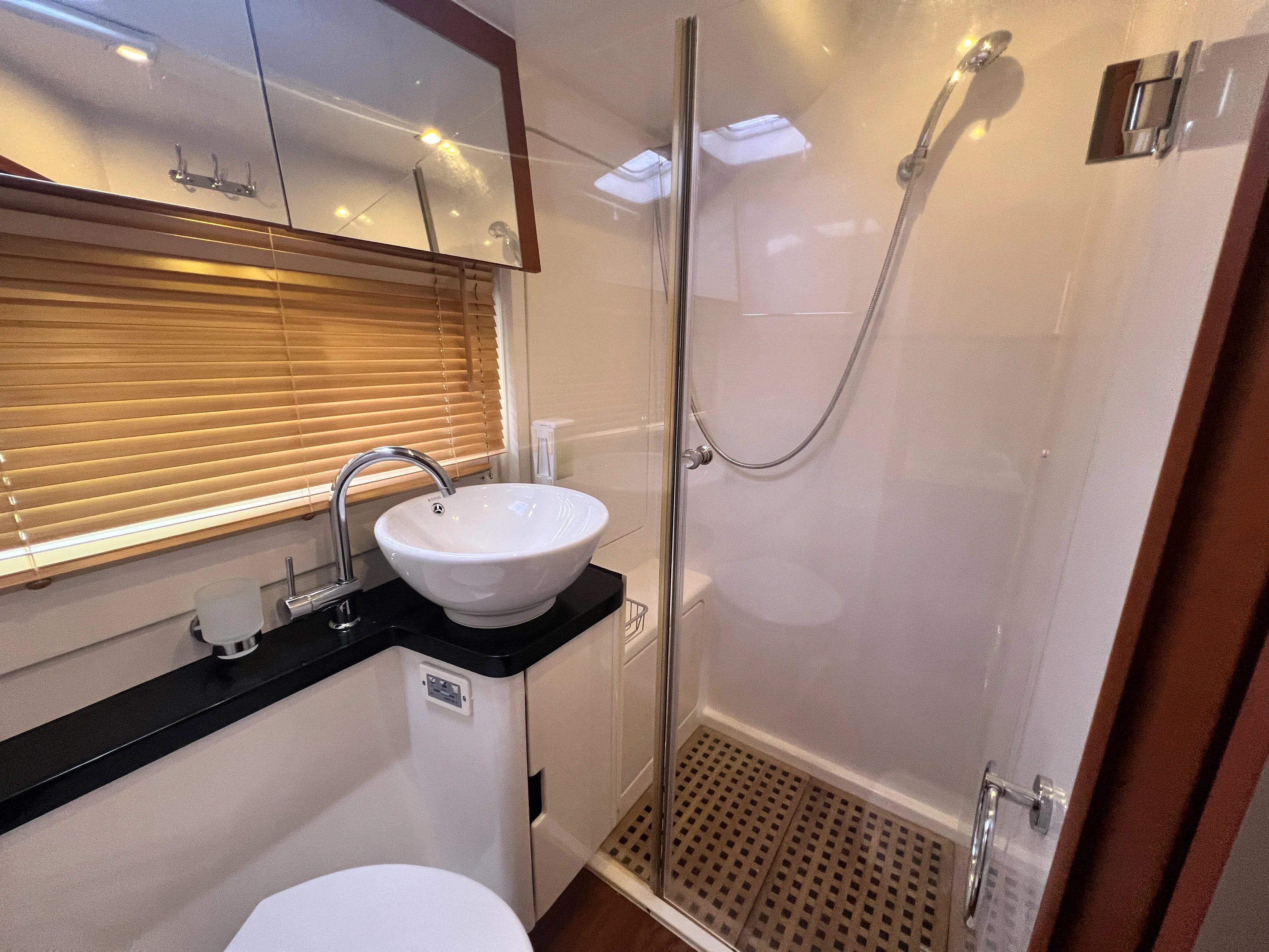 2016 Aquila 48 Image Thumbnail #21