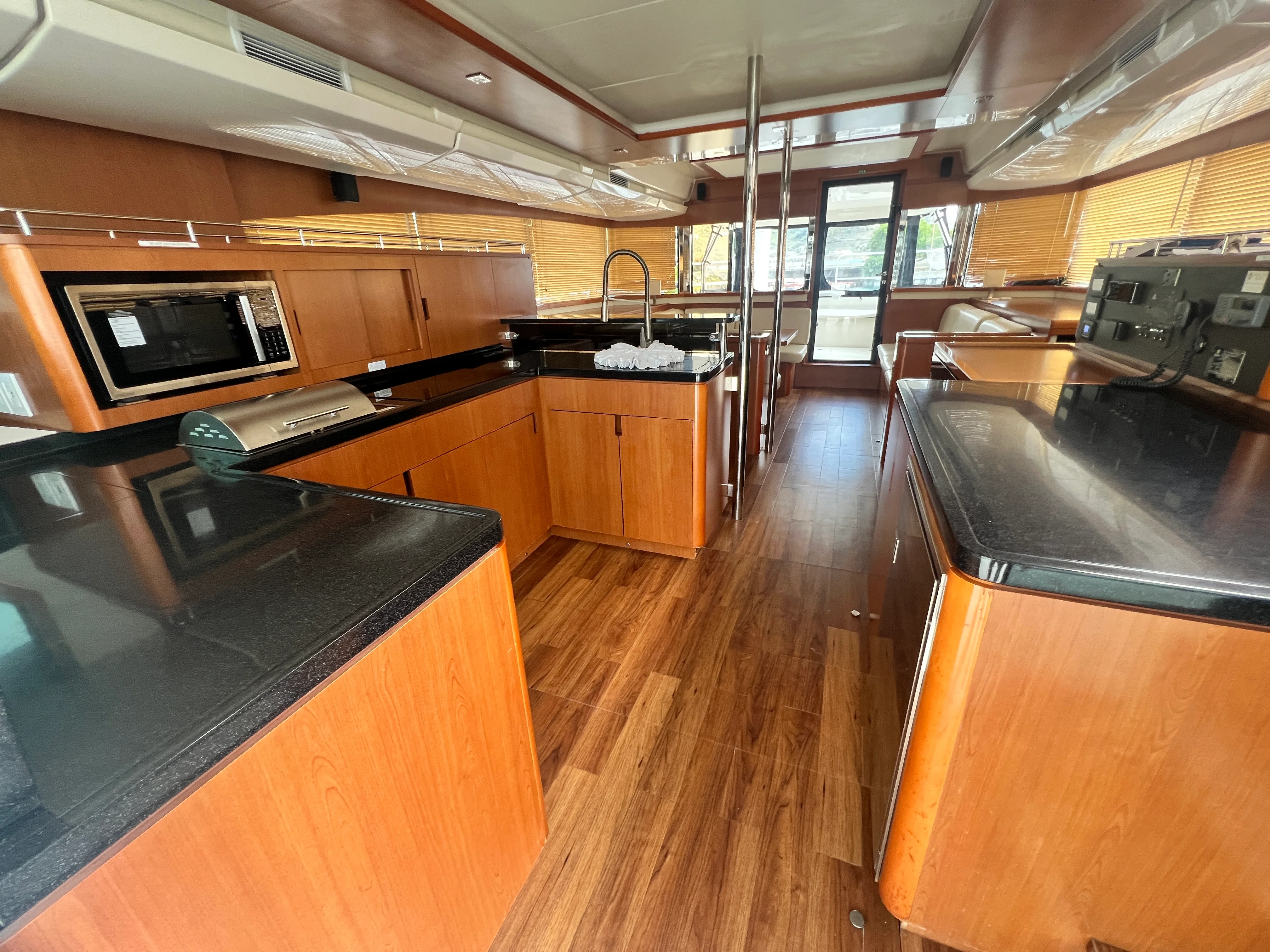 2016 Aquila 48 Image Thumbnail #4