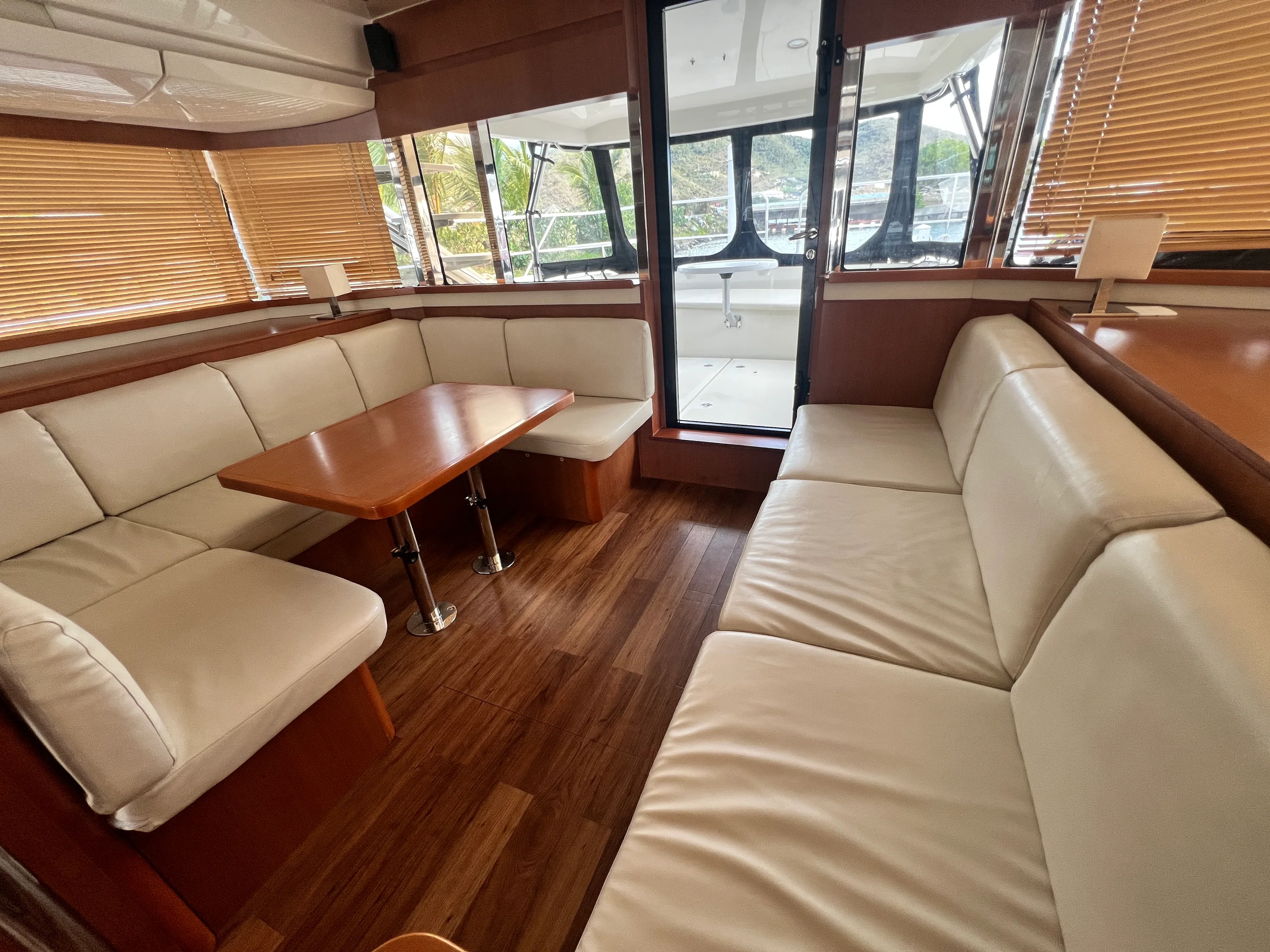 2016 Aquila 48 Image Thumbnail #6