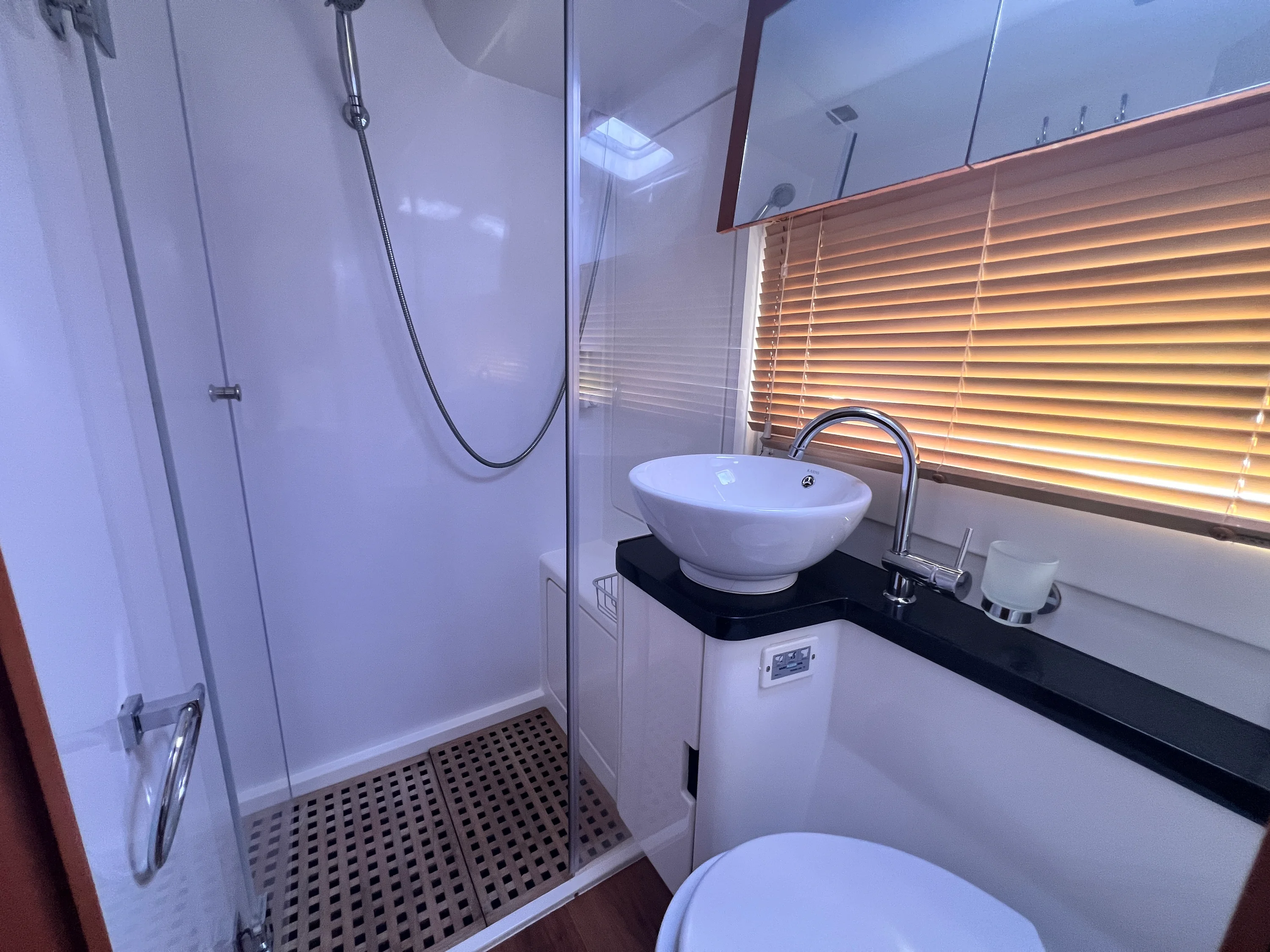 2016 Aquila 48 Image Thumbnail #9