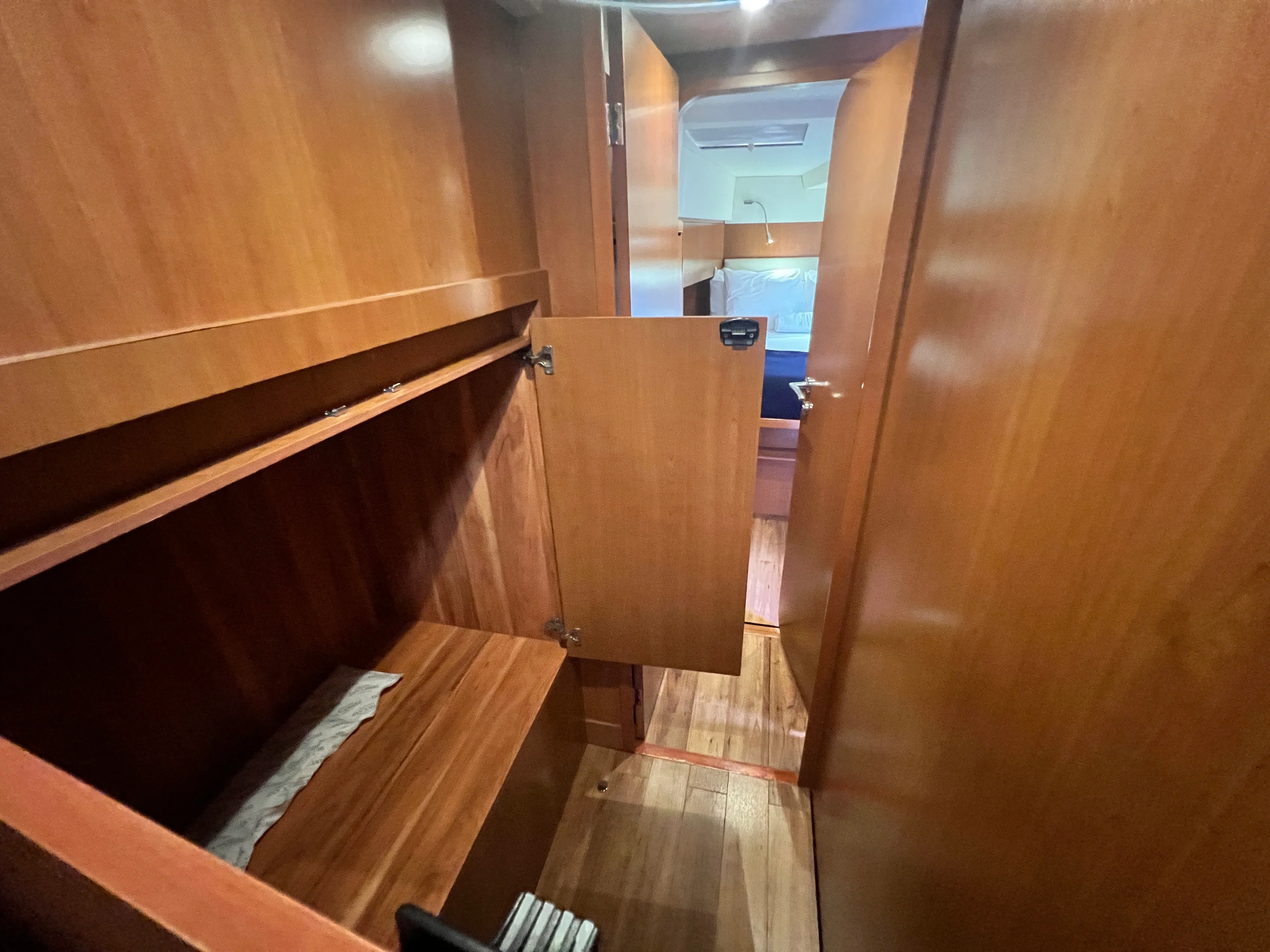 2016 Aquila 48 Image Thumbnail #13