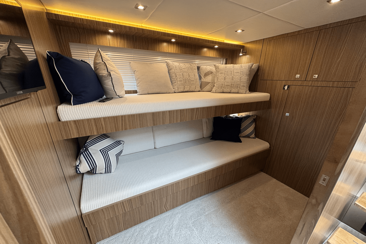 2025 Cruisers Yachts 60 CANTIUS Image Thumbnail #36