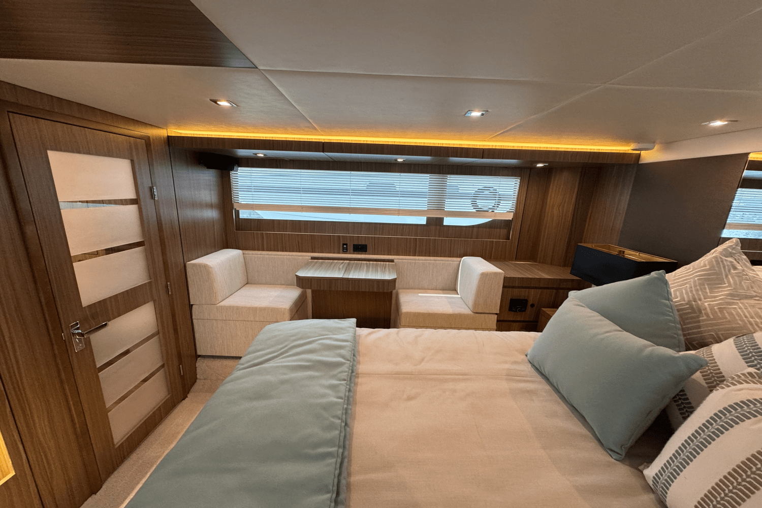 2025 Cruisers Yachts 60 CANTIUS Image Thumbnail #22
