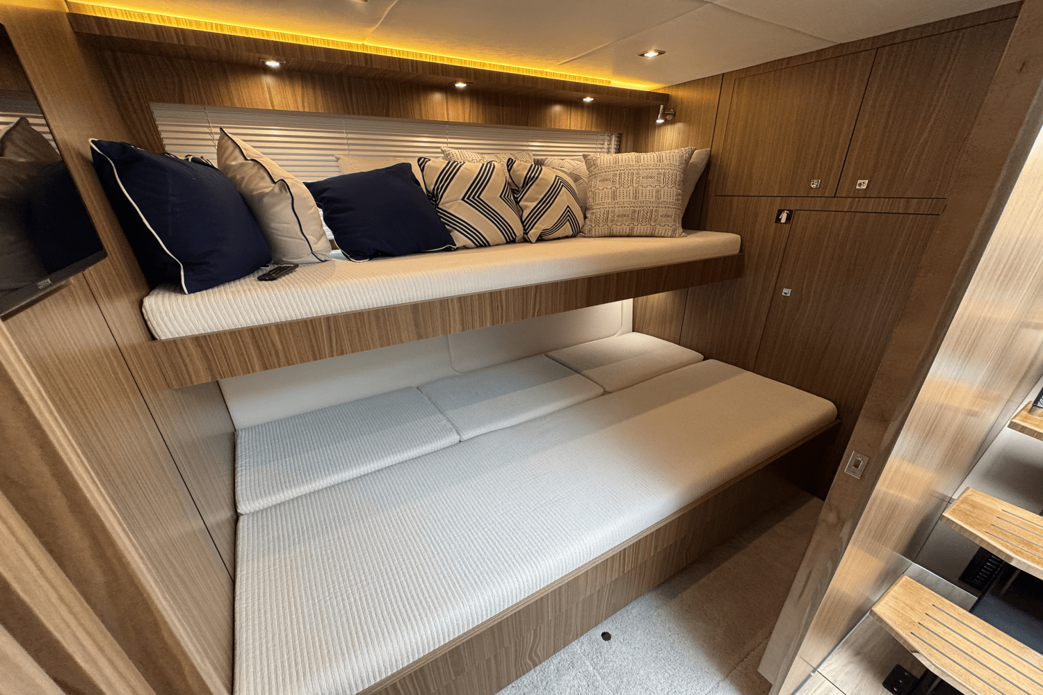 2025 Cruisers Yachts 60 CANTIUS Image Thumbnail #39